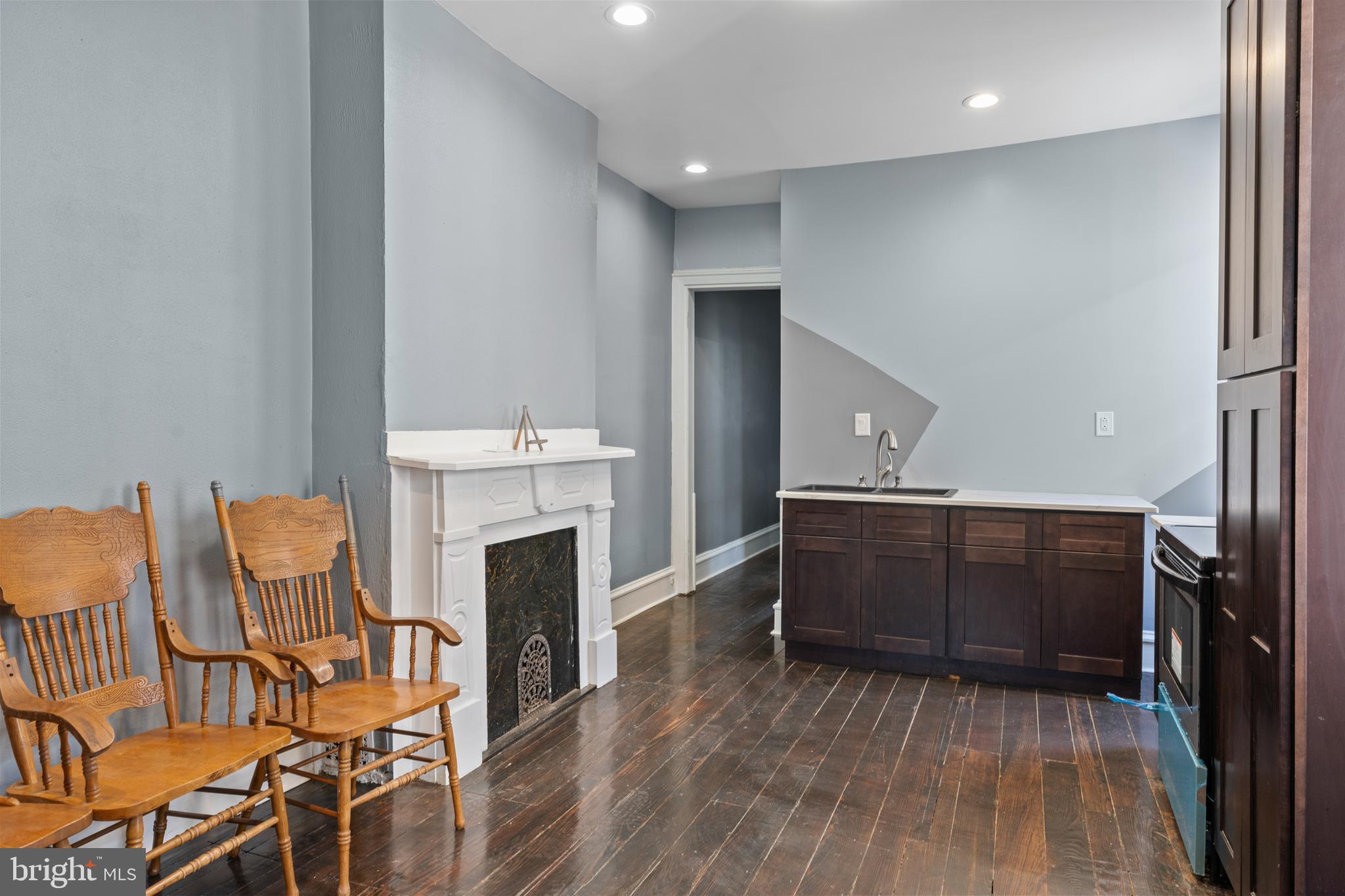 2331 N College Ave #2