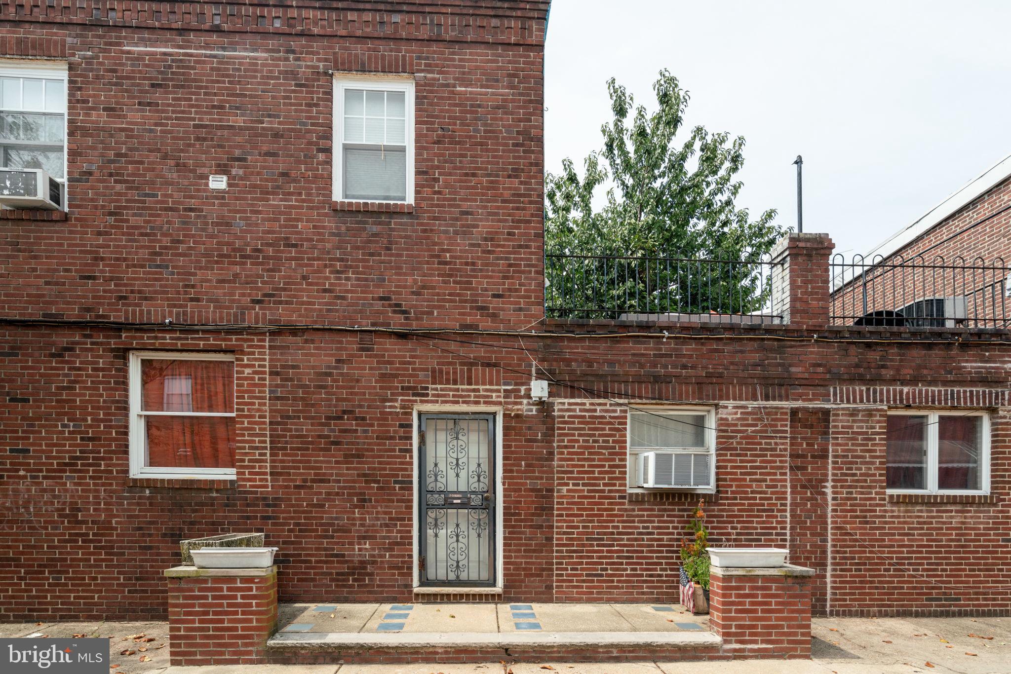 1129 McKean St