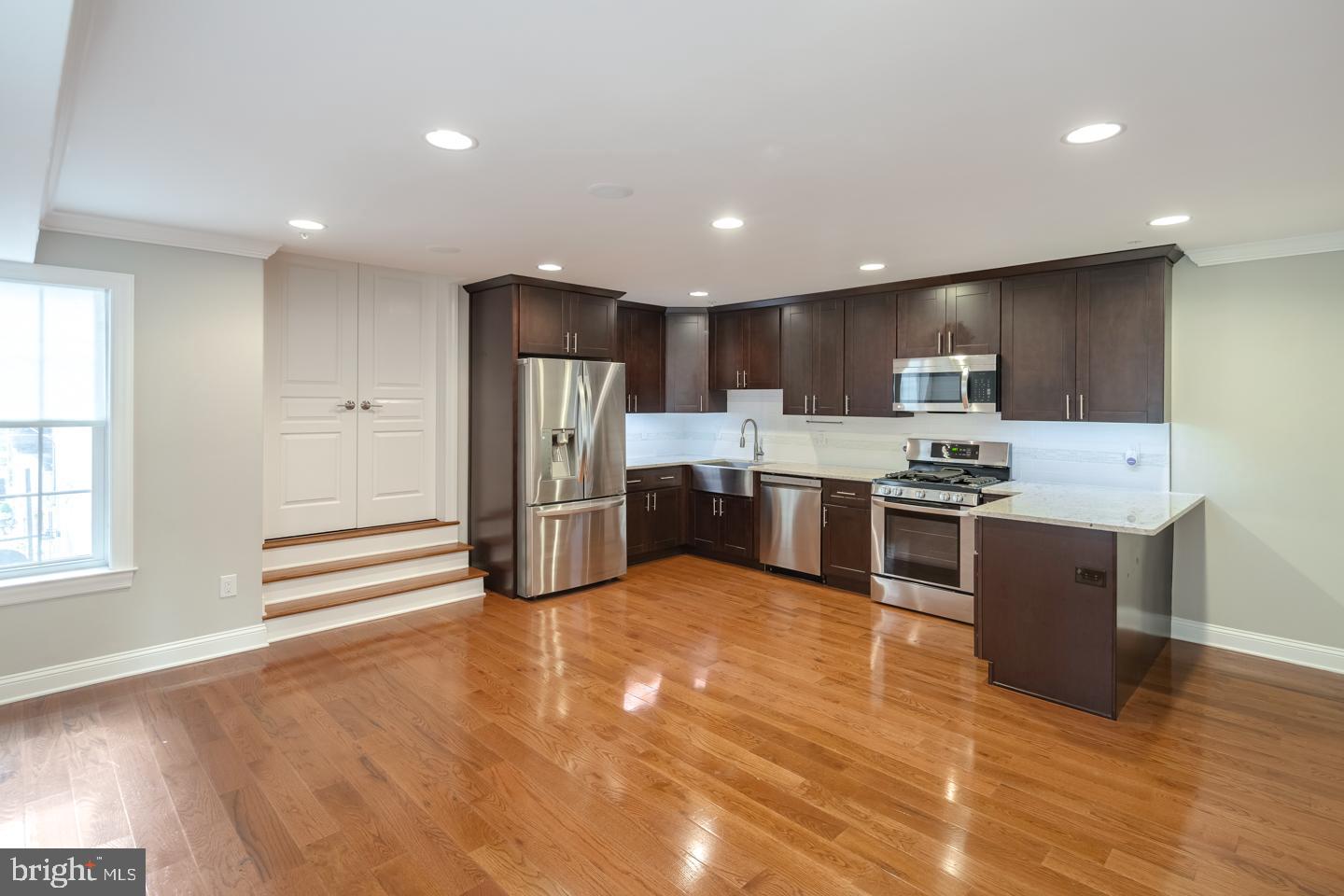 1020 S 2nd St #4
