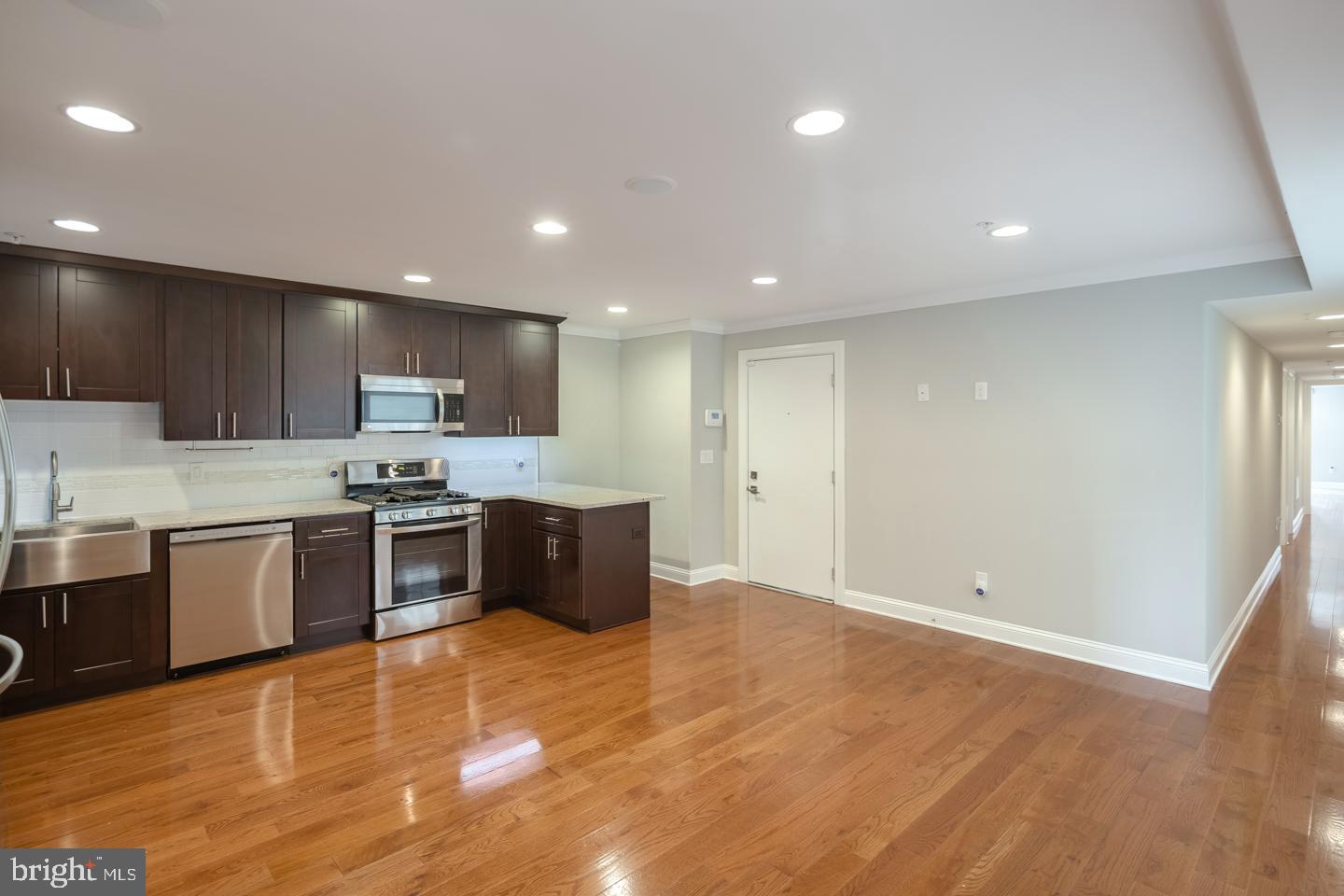 1020 S 2nd St #4