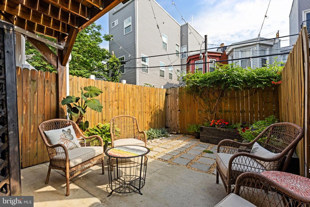 1935 Gerritt St