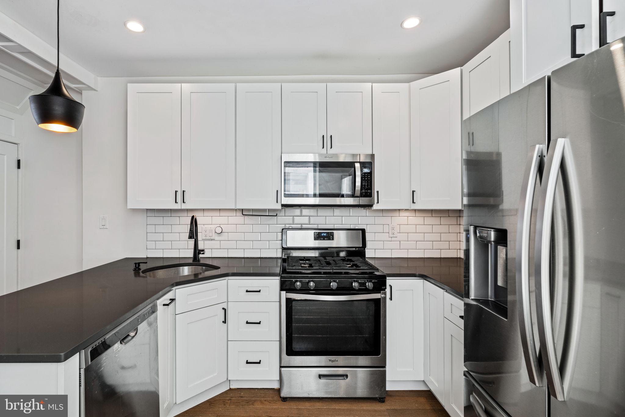 2203-3 E Cumberland St