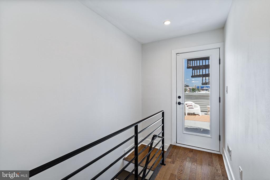 2203-3 E Cumberland St