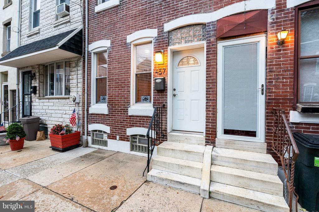 457 MOYER ST