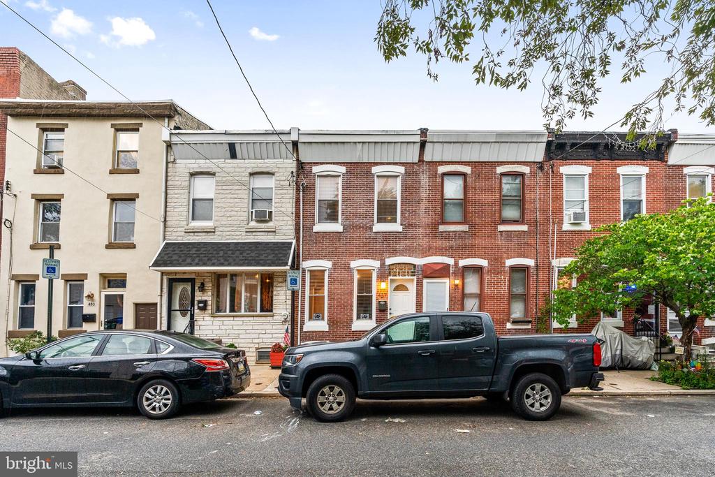 457 MOYER ST