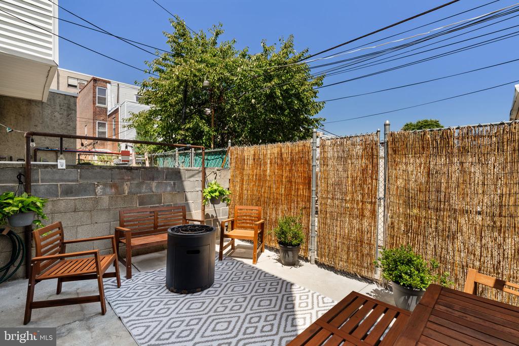 1233 Jackson St