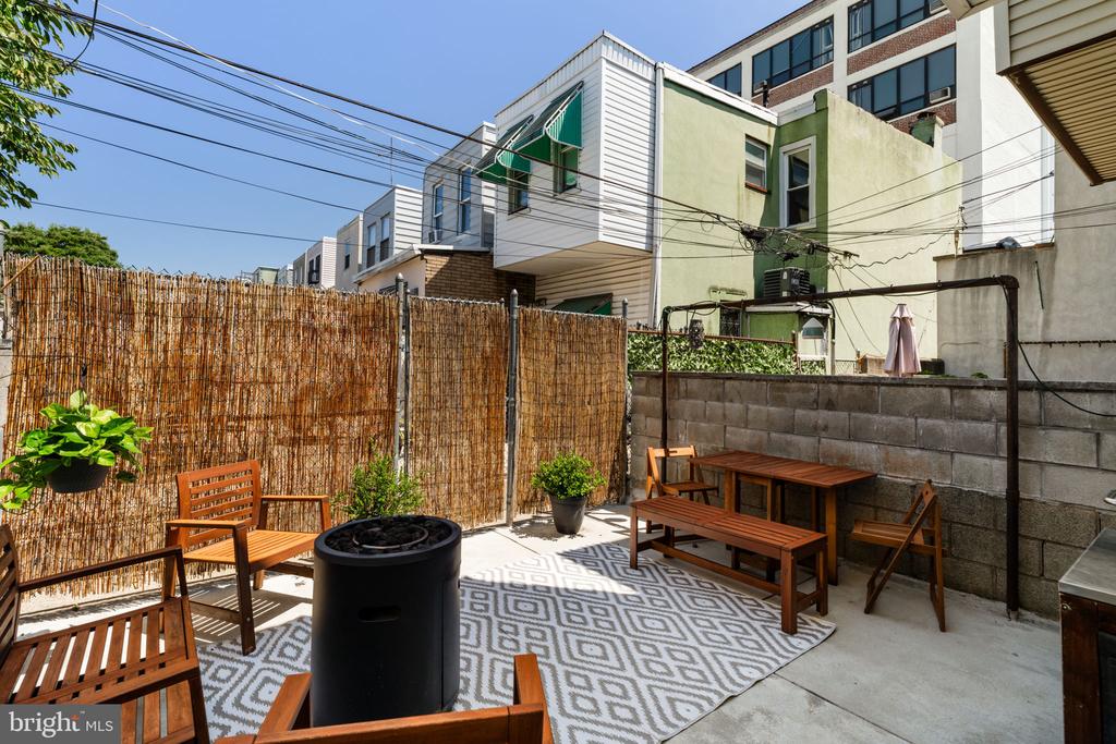 1233 Jackson St