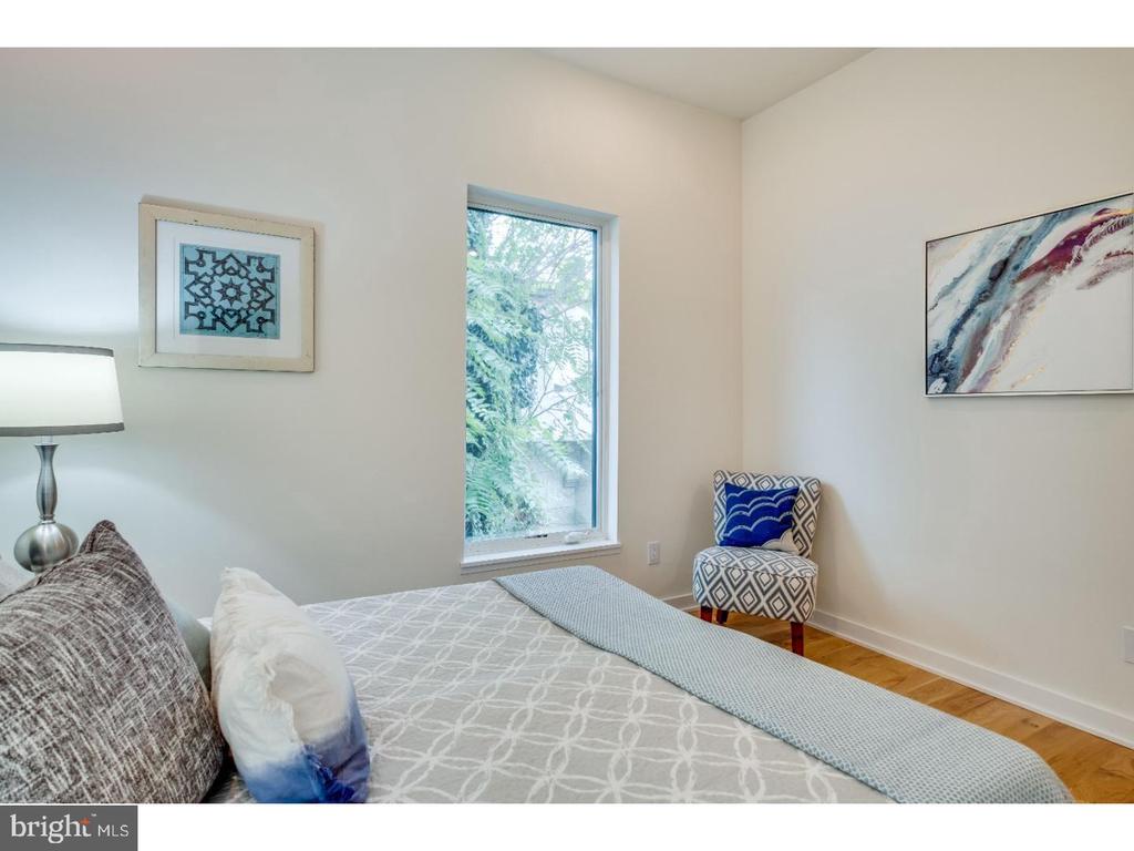 1617-27 N Hope St #2c