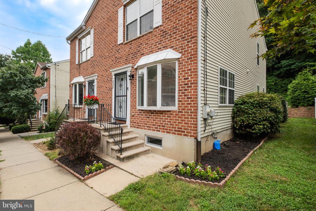 228 Parker Ave