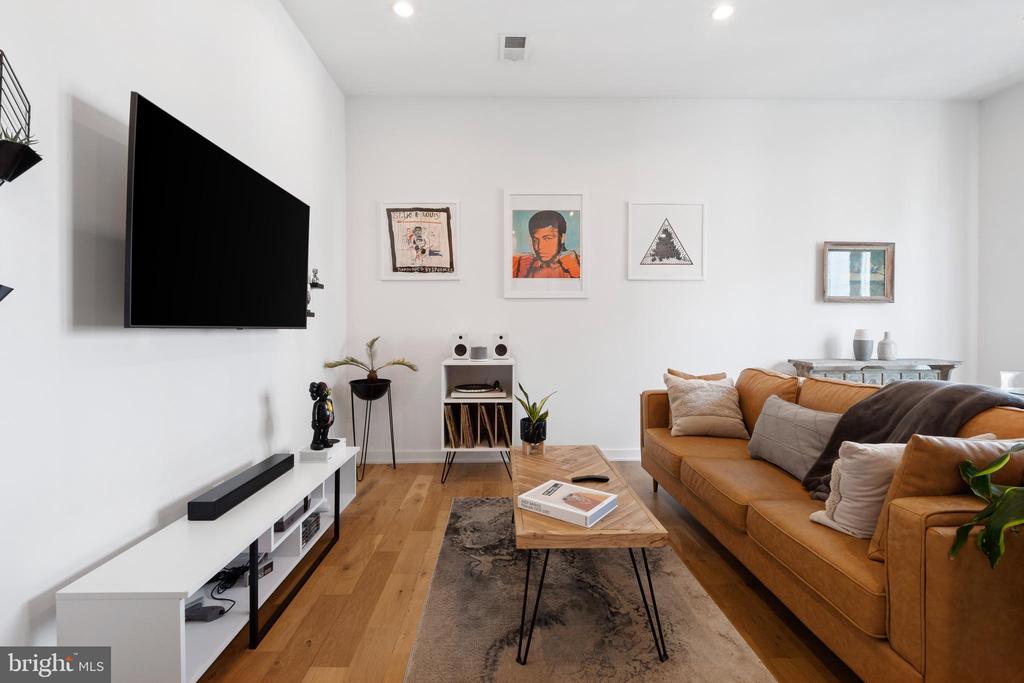 1617-27 N Hope St #2b