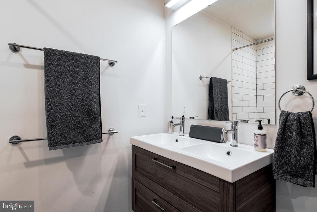 1617-27 N Hope St #2b