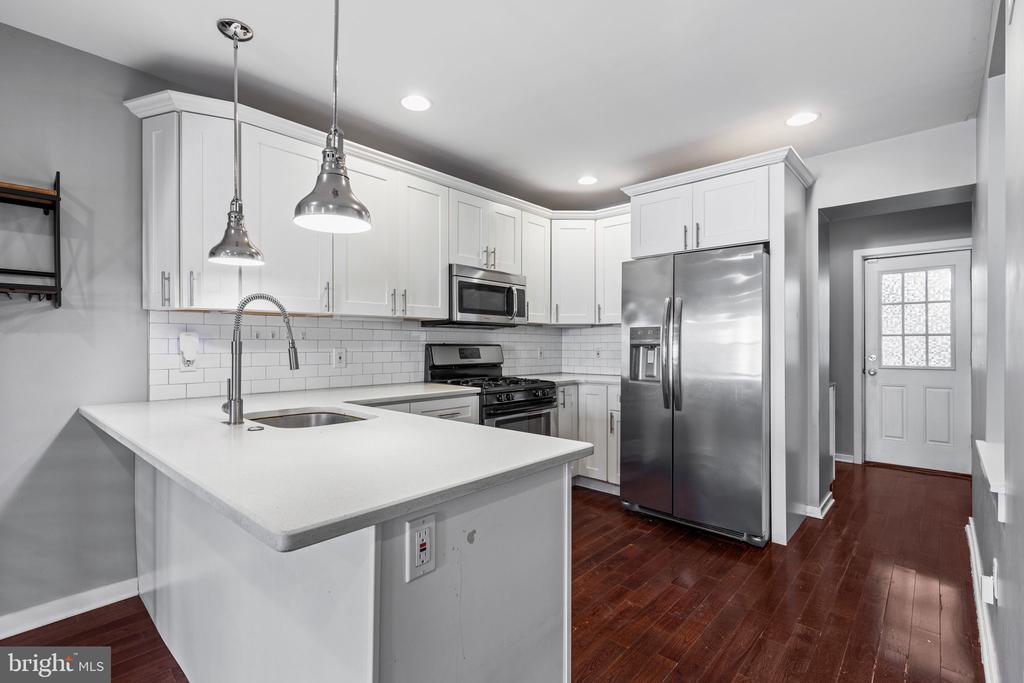 2016 OAKFORD ST
