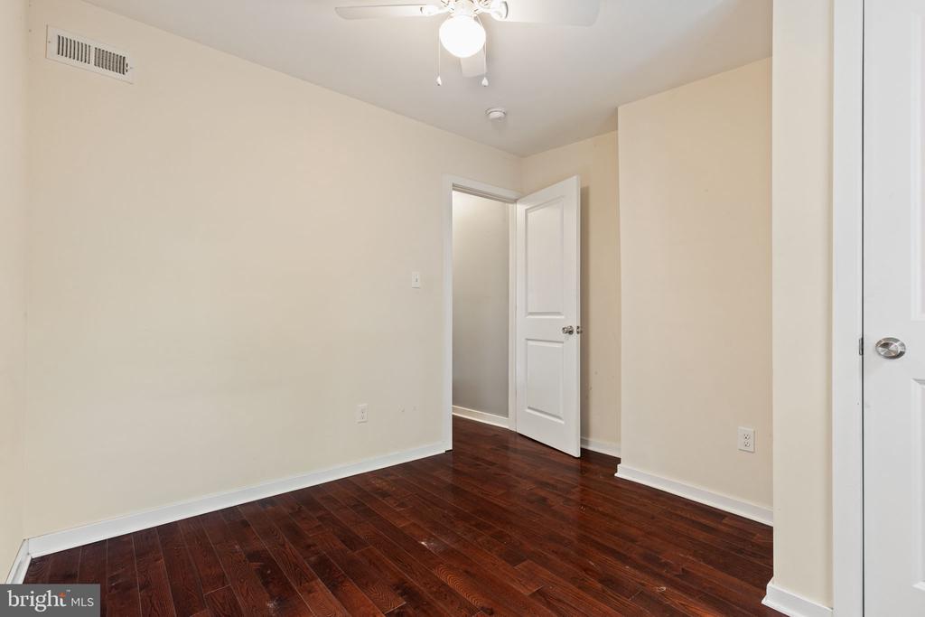 2016 OAKFORD ST