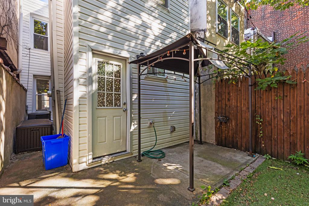 2016 OAKFORD ST