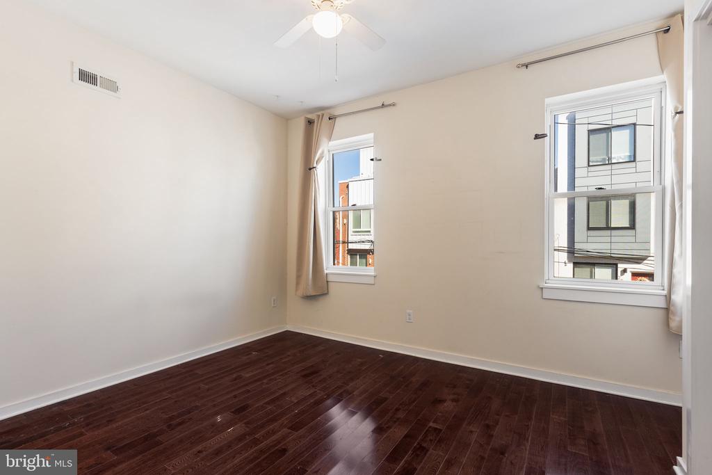 2016 OAKFORD ST