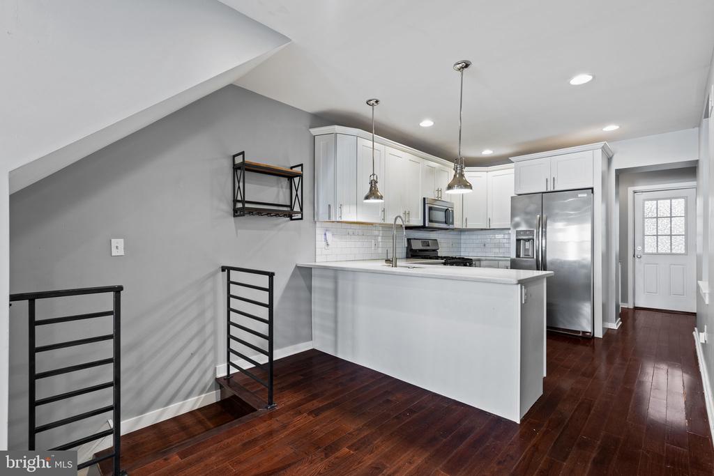 2016 OAKFORD ST