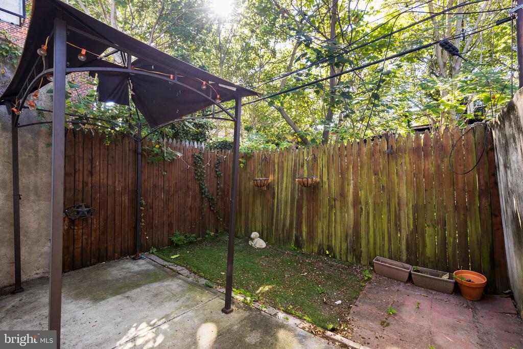 2016 OAKFORD ST