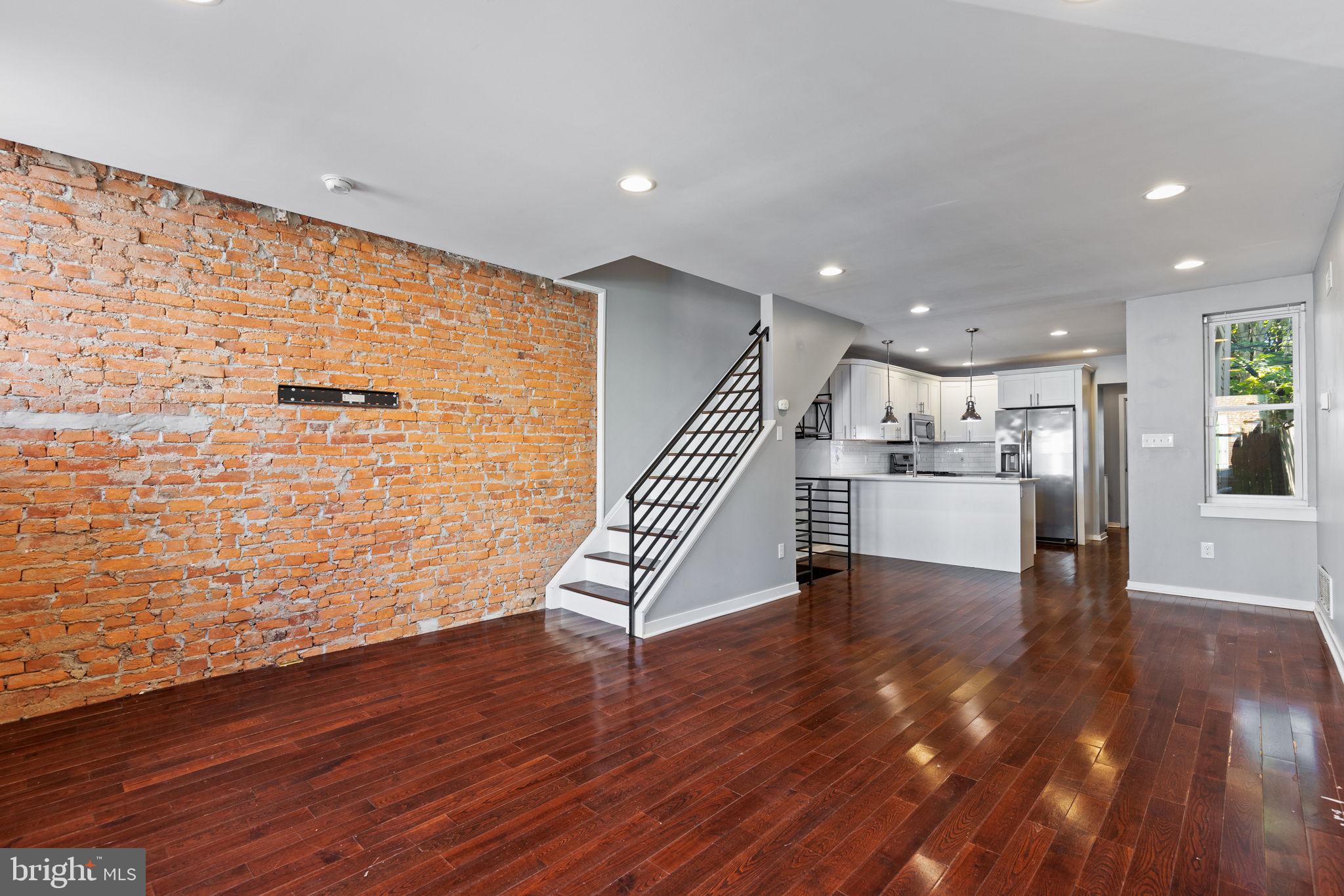 2016 OAKFORD ST