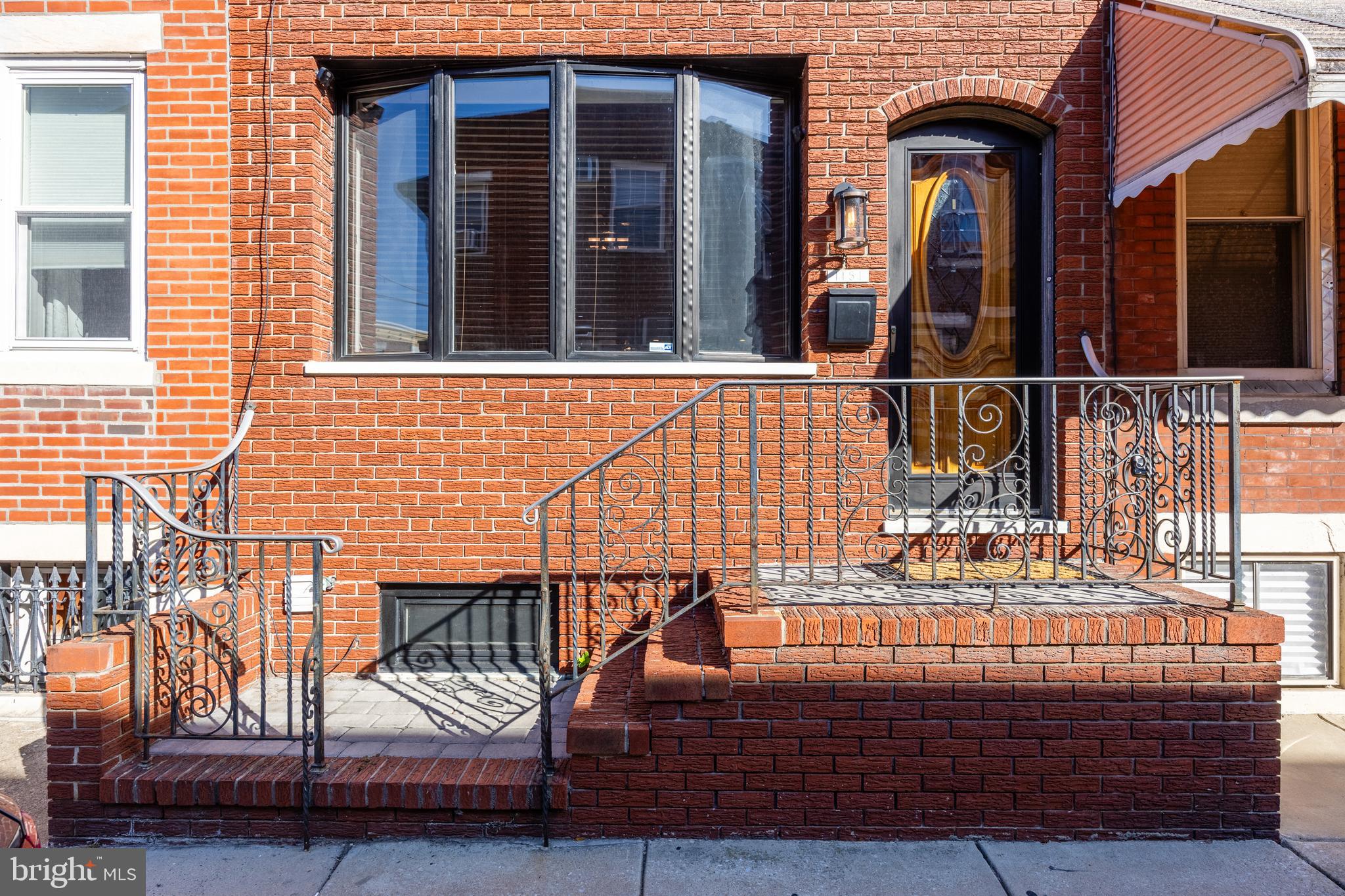 1151 Tree St
