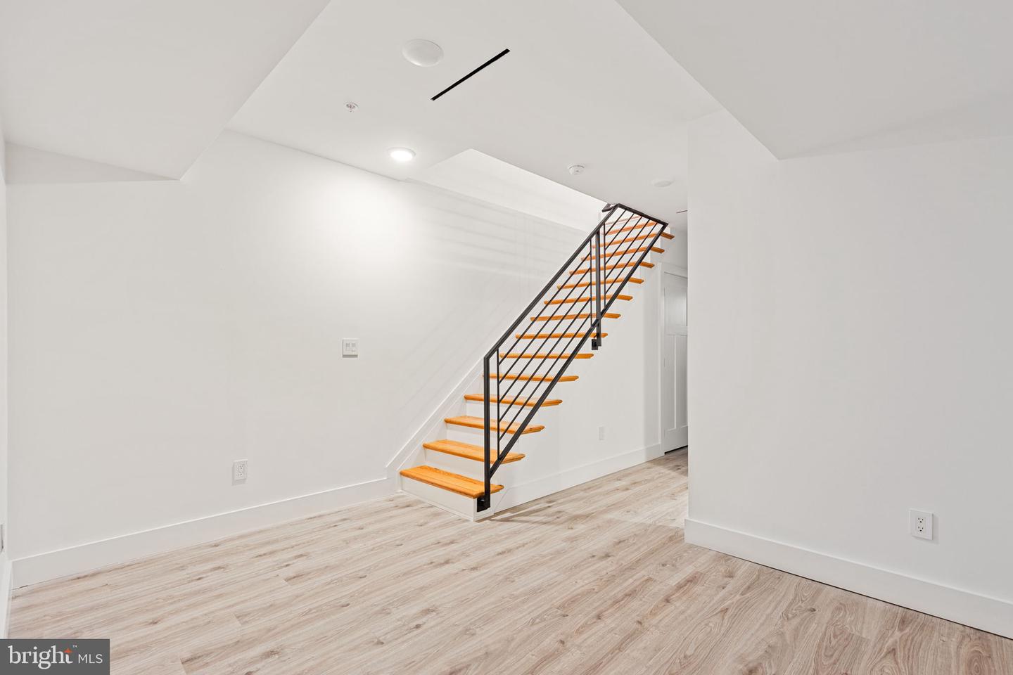 232 W Haines St