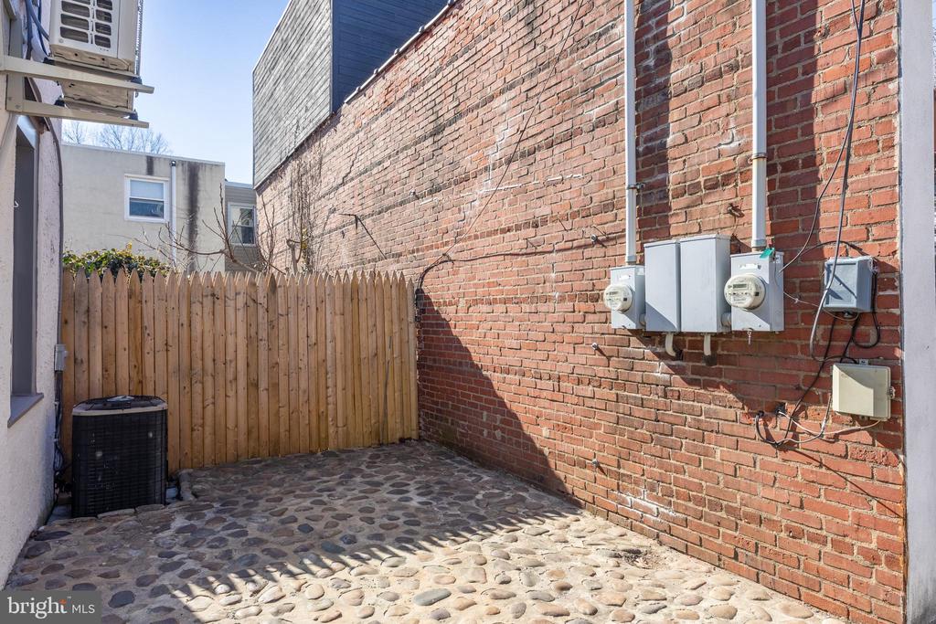 1242-44 E Susquehanna Ave #1