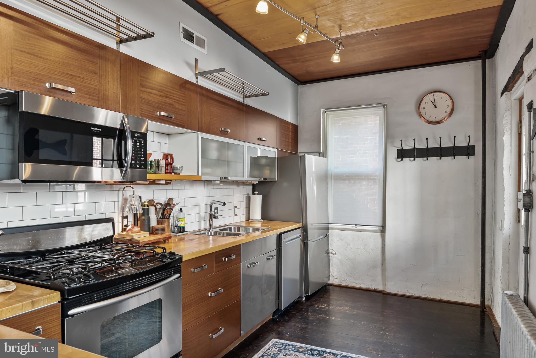 1242-44 E Susquehanna Ave #1