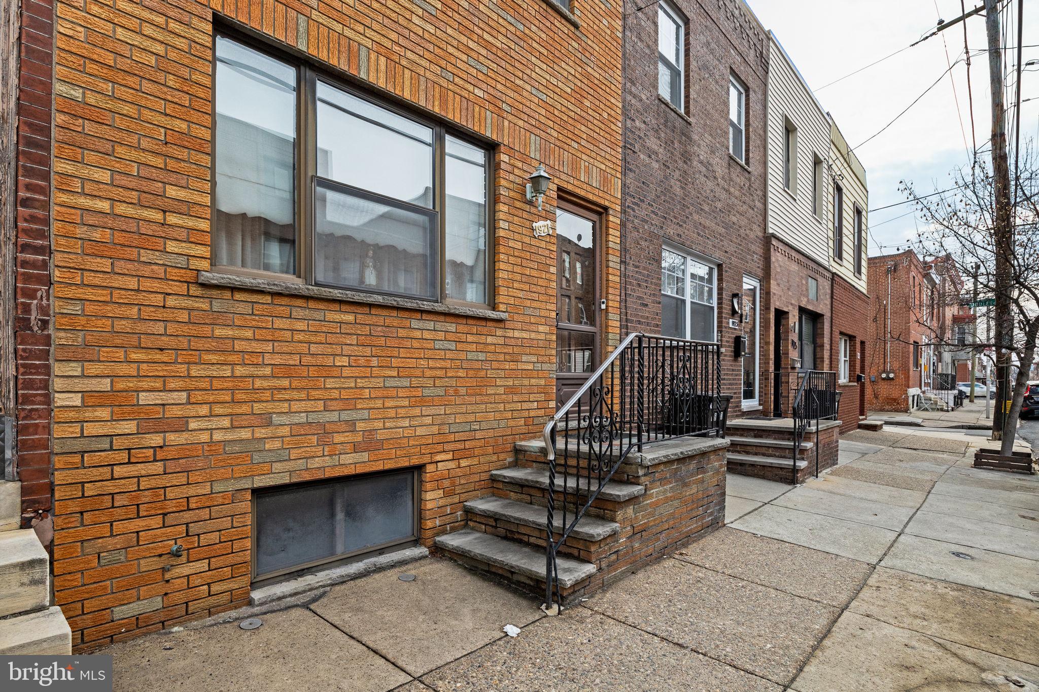1921 S 10th St