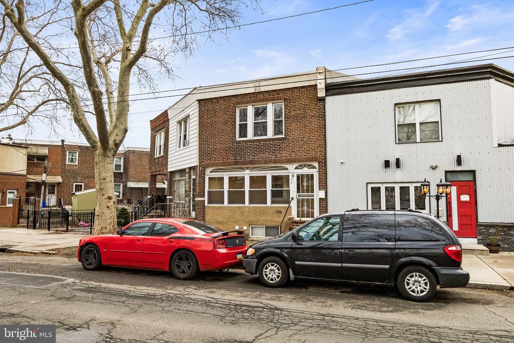 1716 W Moyamensing Ave