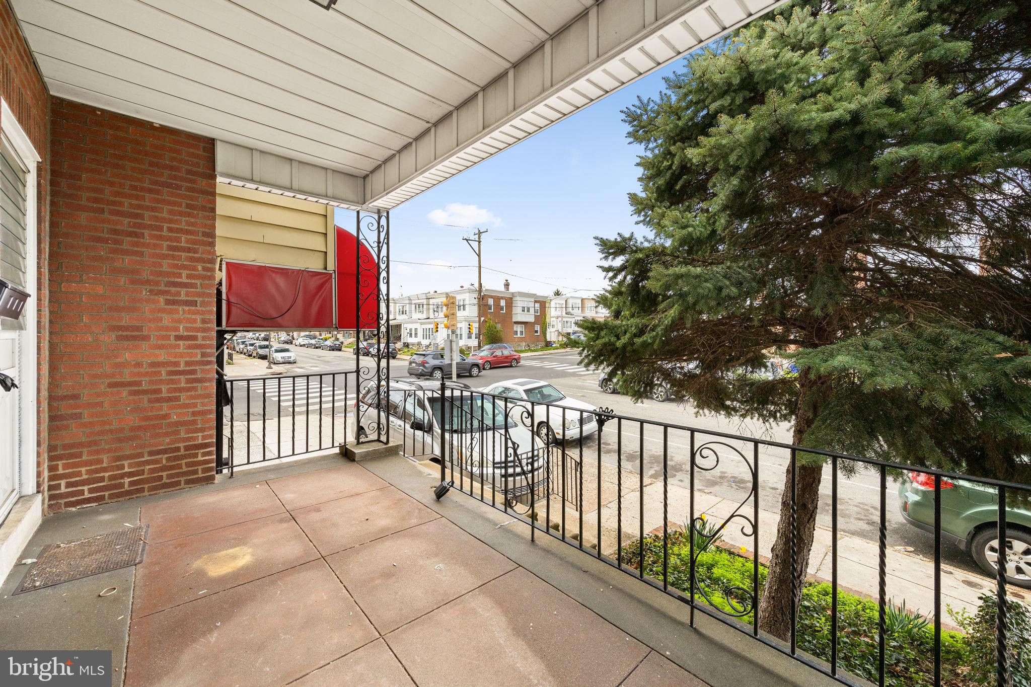 196 W Champlost St