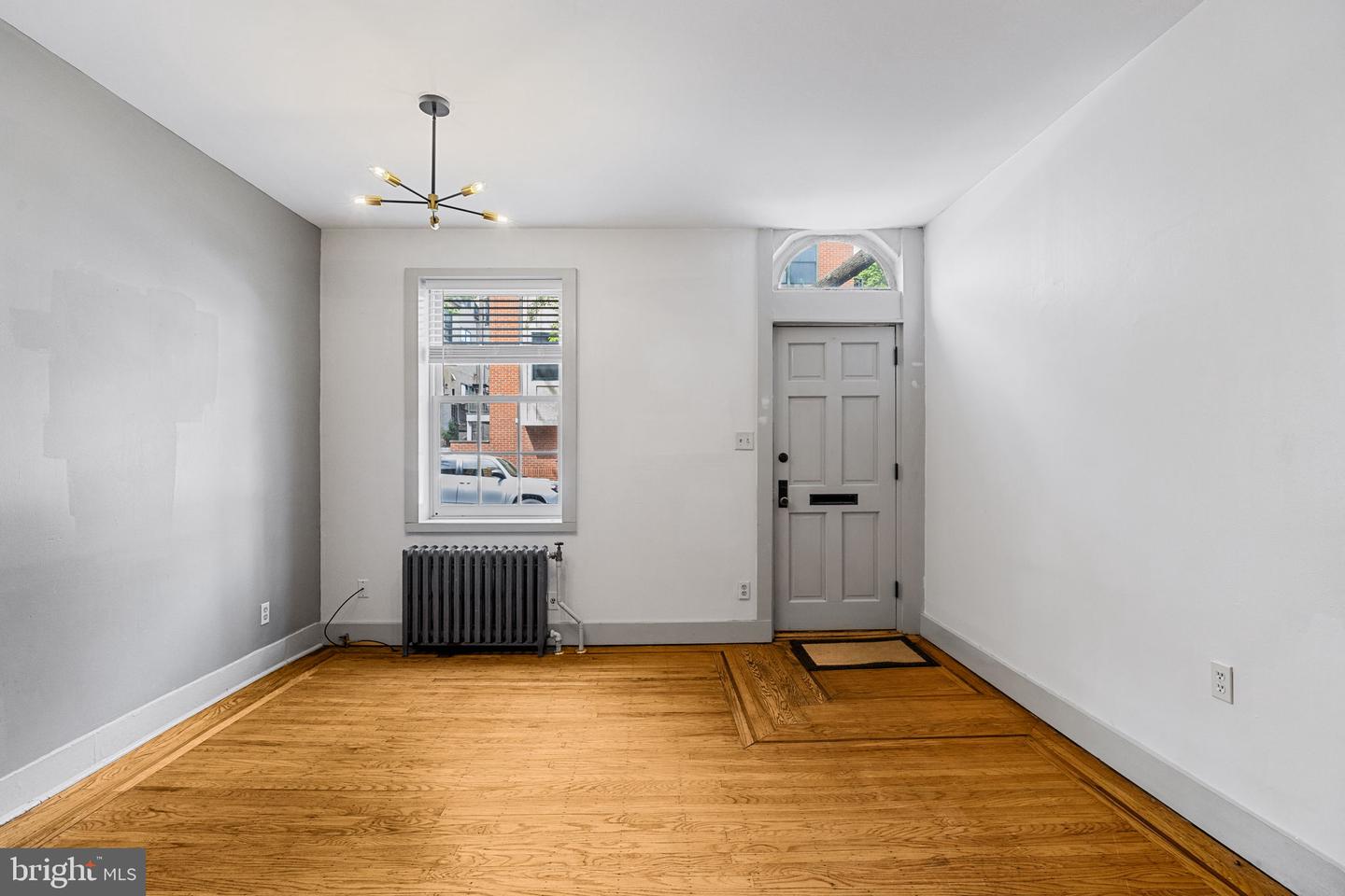 327 S 25TH ST