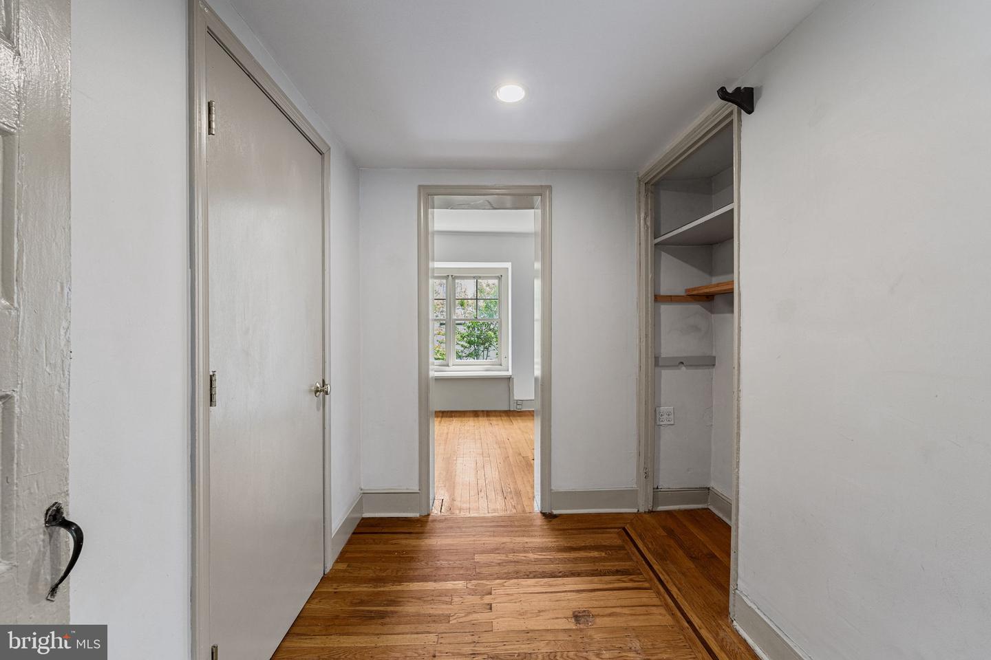 327 S 25TH ST
