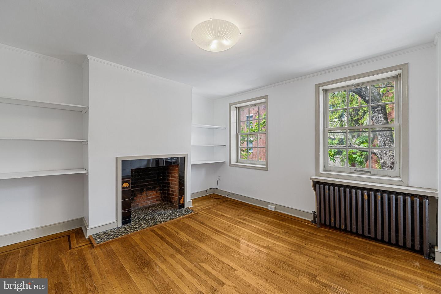 327 S 25TH ST