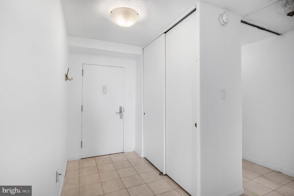 604-36 S WASHINGTON SQ #811