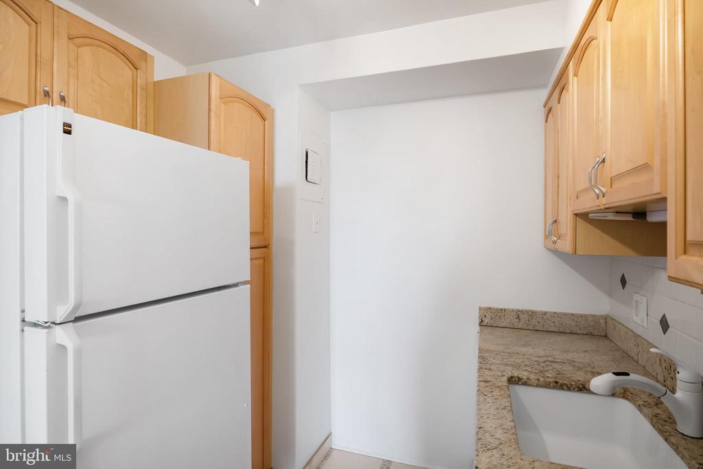 604-36 S WASHINGTON SQ #811
