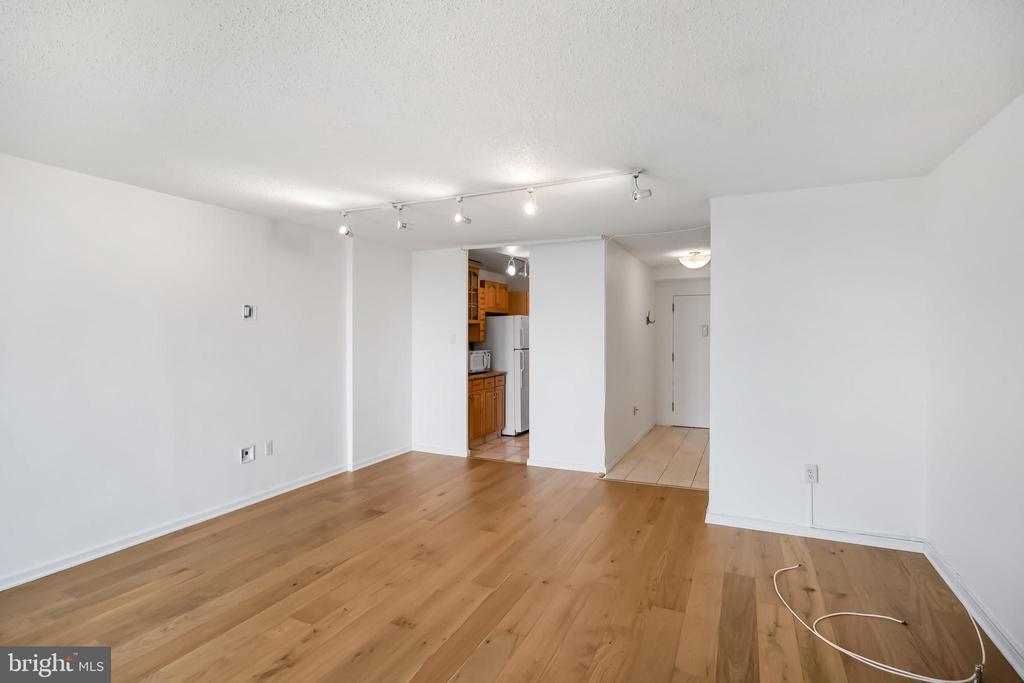 604-36 S WASHINGTON SQ #811