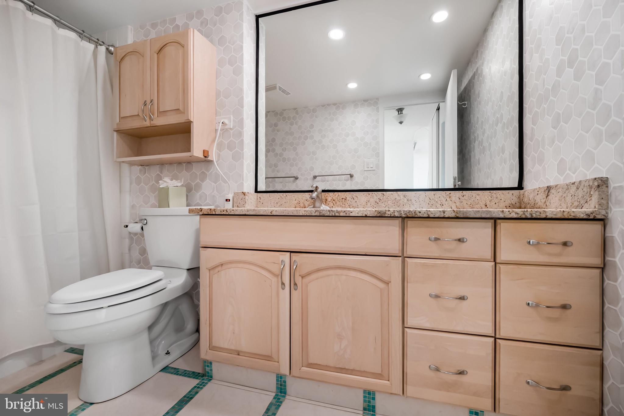 604-36 S WASHINGTON SQ #811