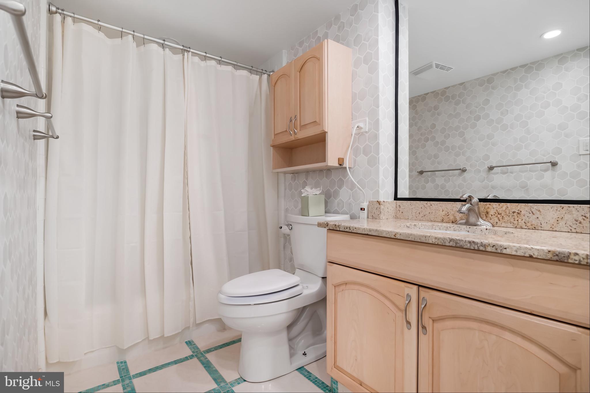 604-36 S WASHINGTON SQ #811