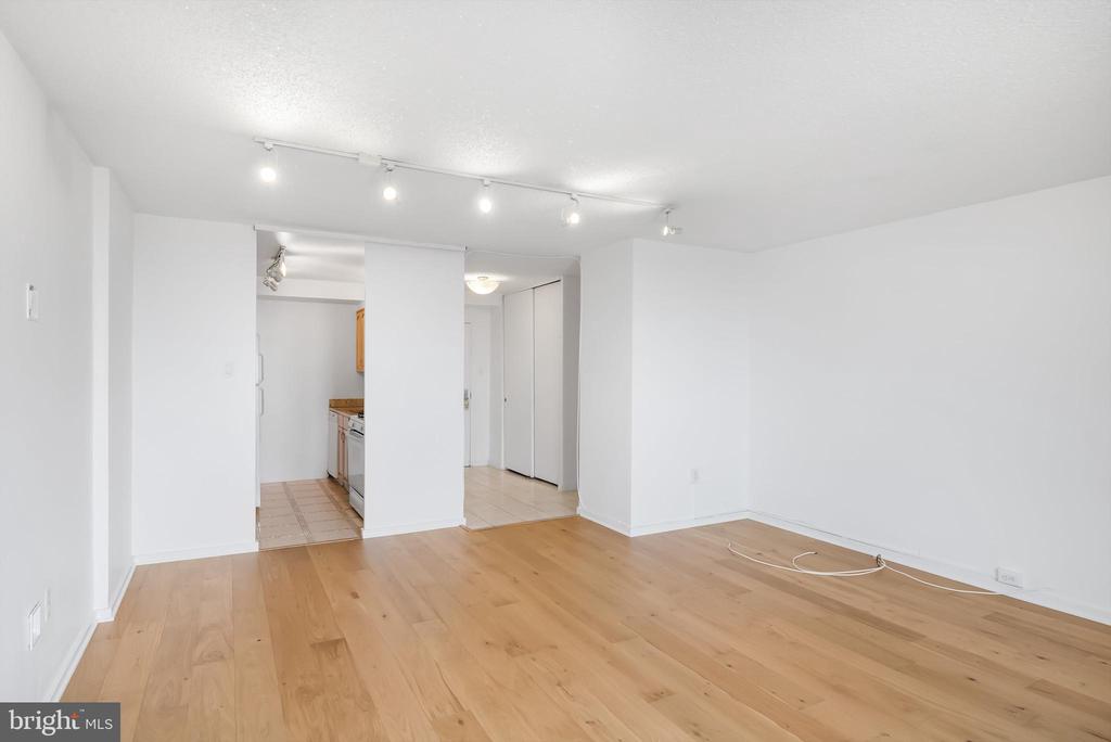 604-36 S WASHINGTON SQ #811