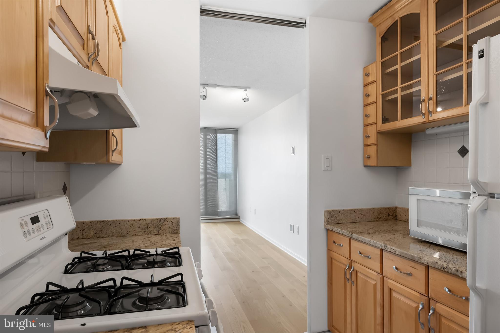 604-36 S WASHINGTON SQ #811