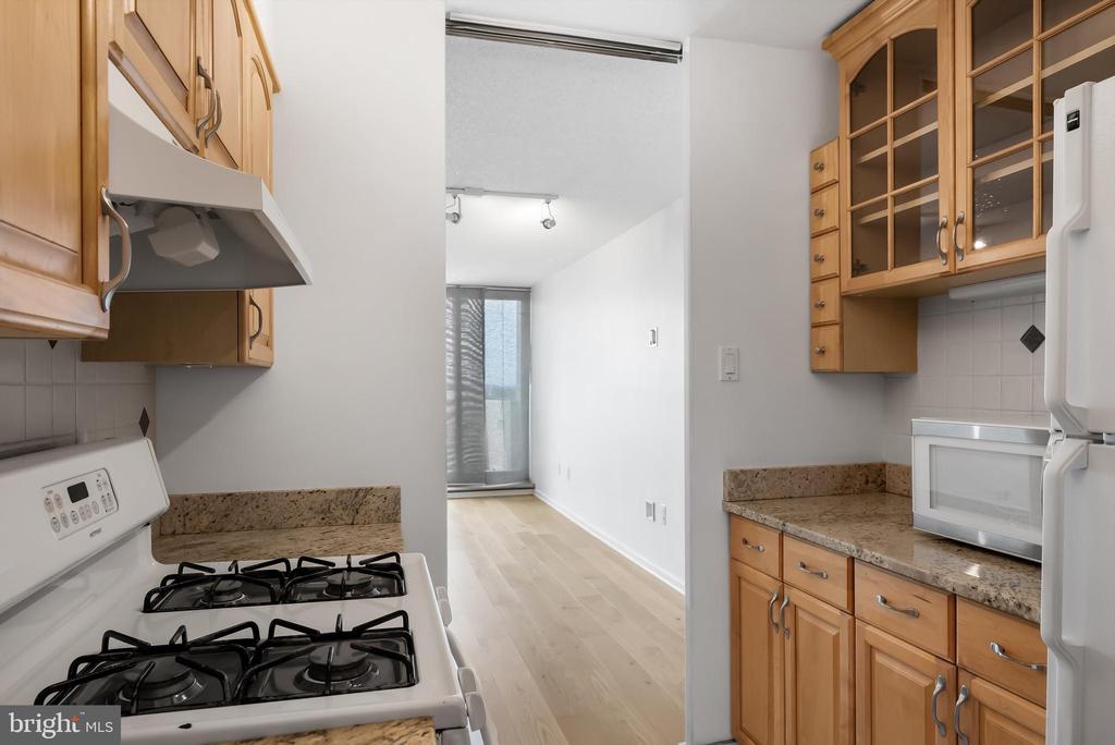 604-36 S WASHINGTON SQ #811