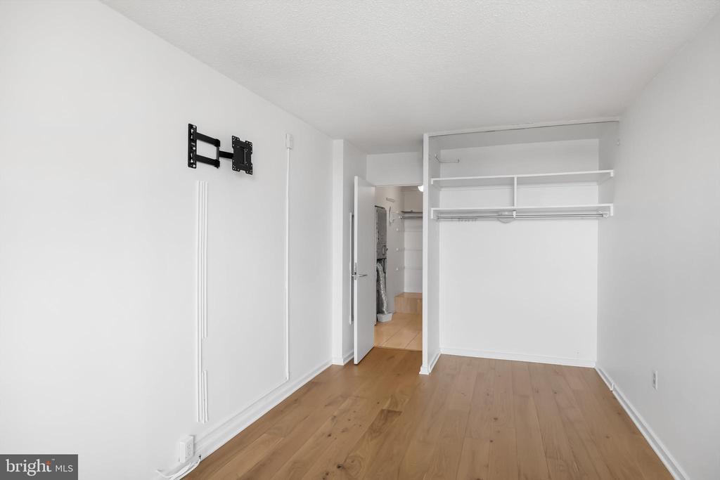 604-36 S WASHINGTON SQ #811