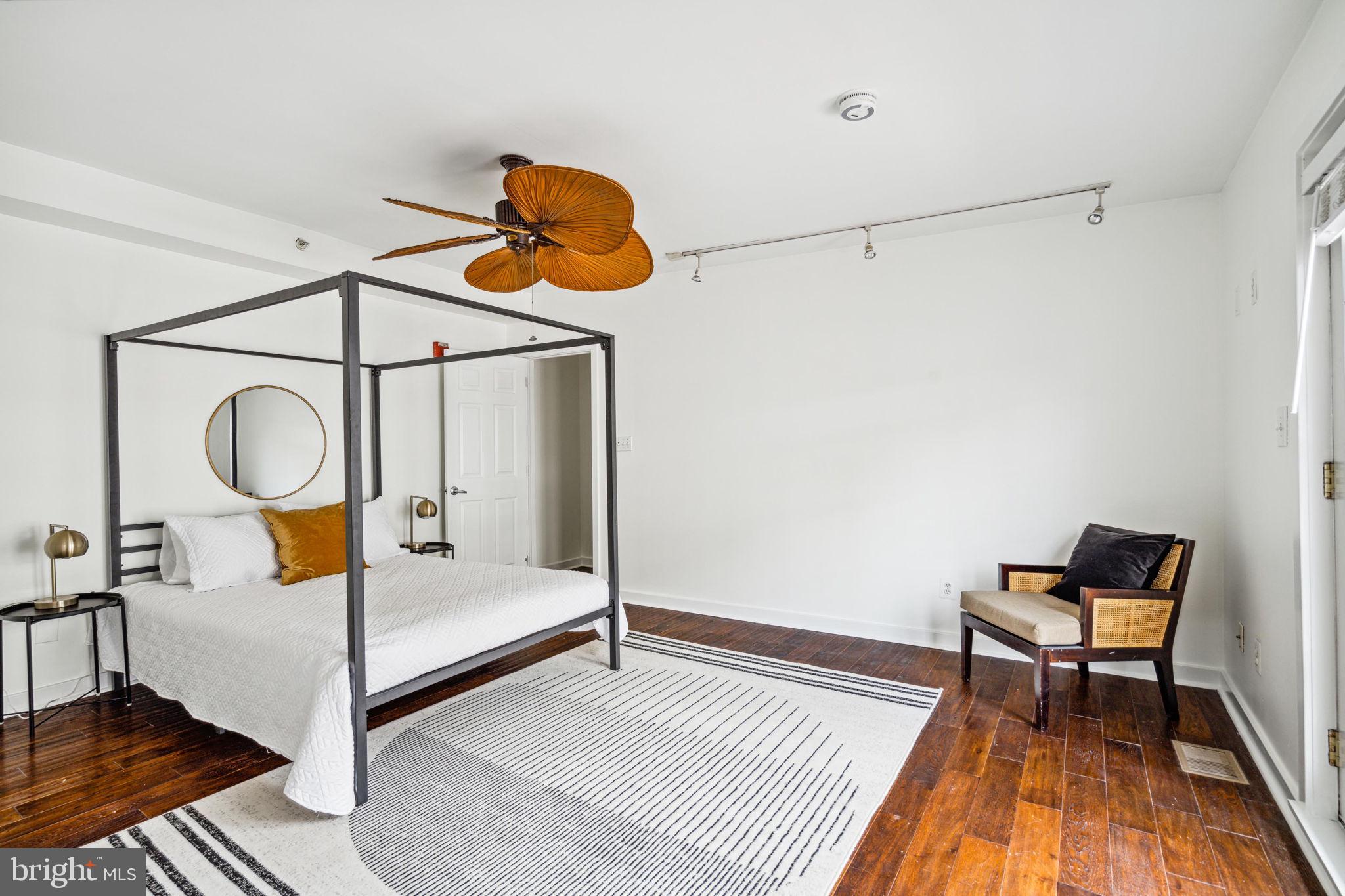 1246-54 E MONTGOMERY AVE #2