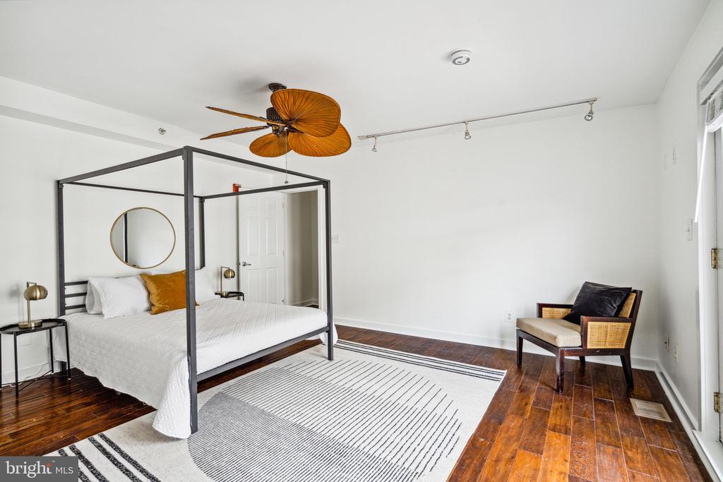 1246-54 E MONTGOMERY AVE #2