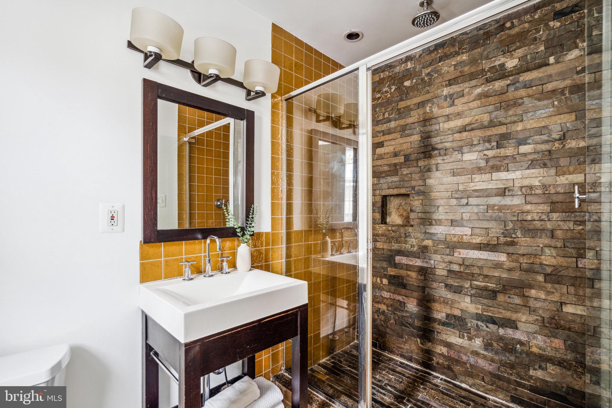 1246-54 E MONTGOMERY AVE #2