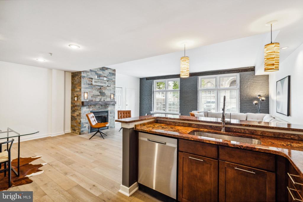 1246-54 E MONTGOMERY AVE #2