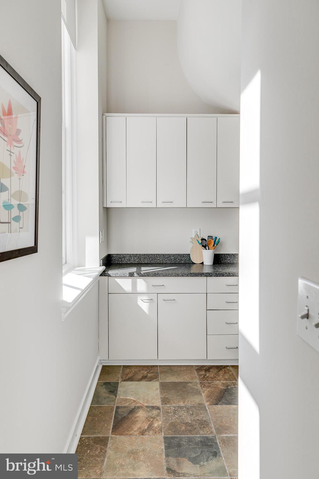 314-320 CATHARINE ST #301C