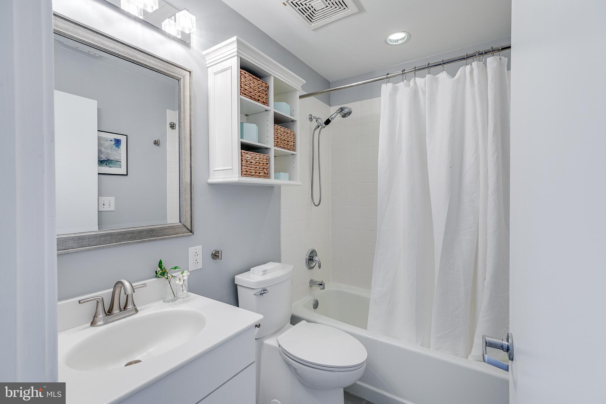 314-320 CATHARINE ST #301C