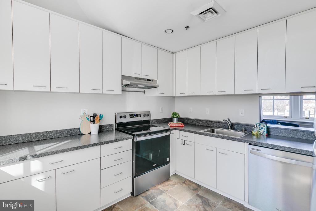 314-320 CATHARINE ST #301C