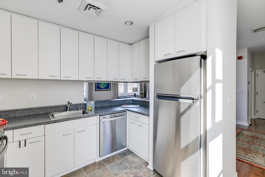 314-320 CATHARINE ST #301C