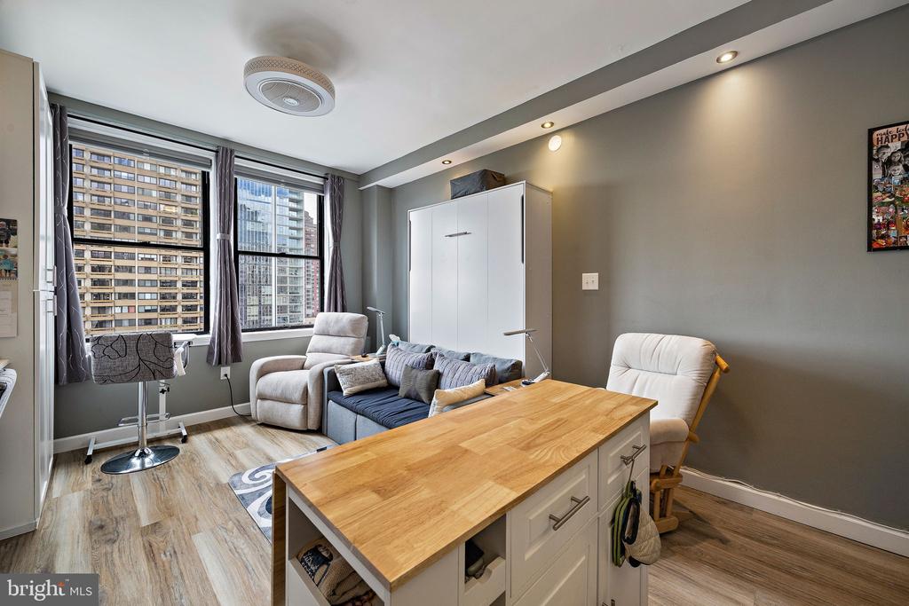 1324 Locust St #1220